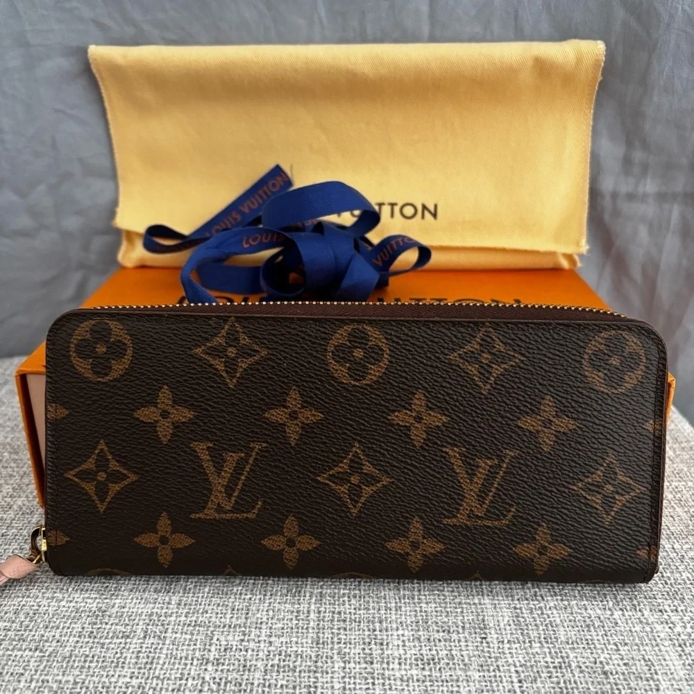 Louis Vuitton Rose Clemence wallet - Picture 1 of 16